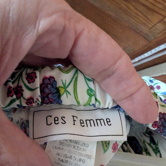 Ces Femme Blue and White Skorts with Floral Pattern - Picture 4 of 6